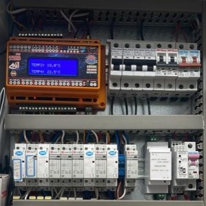 کنترلر دما و رطوبت 4 سنسور