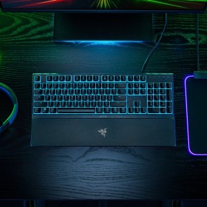کیبورد گیمینگ ریزر مدل ORNATA V3 X سوییچ ممبران رنگ مشکی