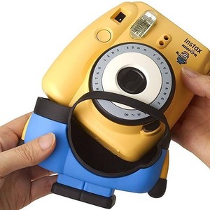 دوربین عکاسی چاپ سریع فوجی فیلم مدل Instax Minion