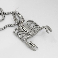 گردنبند مردانه طرح عقرب مدل 3444