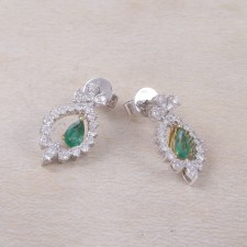 گوشواره طلا 18 عیار زنانه جواهری گاندی مدل A4784