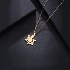 آویز گردنبند طلا 18 عیار جواهری میکا طرح برف کد 0110047