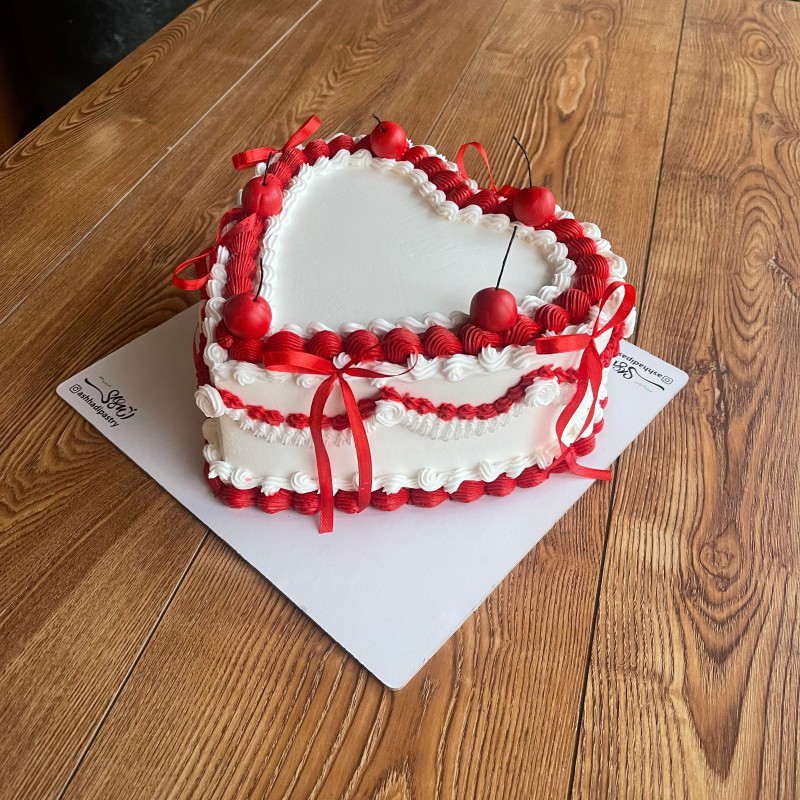 کیک وینتیج قلب