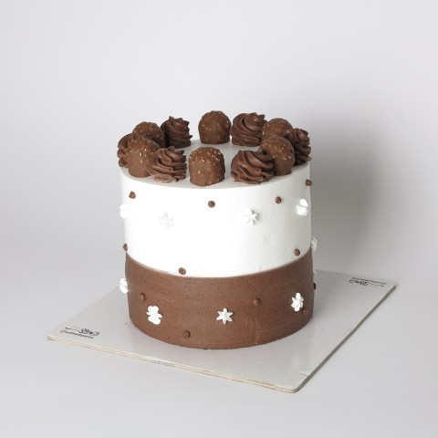 کیک شکلاتی ارتفاع دار