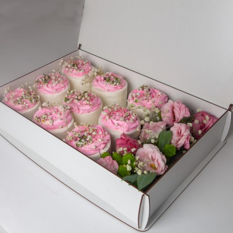 جعبه خواستگاری  با مینی کیک و گل