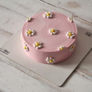 کیک بابونه گل خامه