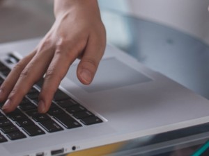 بهینه ‌سازی فضای میز اداری