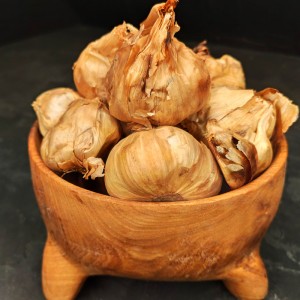 سیر سیاه دارویی تیارمزه