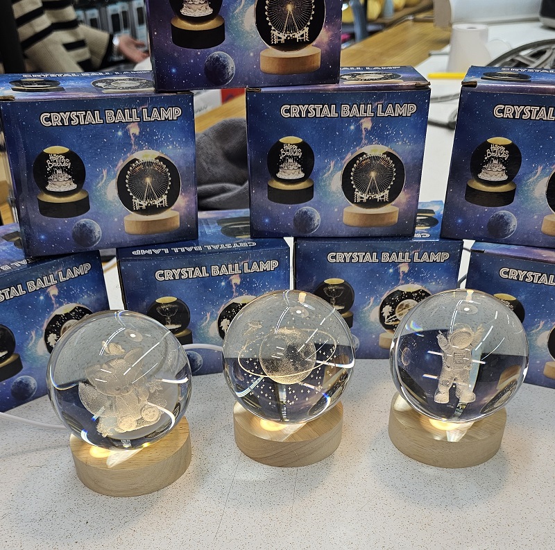 گوی کریستال چراغ دار LED