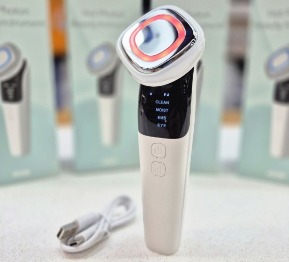 دستگاه لیفت صورت هایفوتراپی