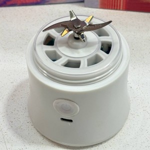 شیکر شارژی قابل حمل مدل A8 گنجایش 0.6 لیتر