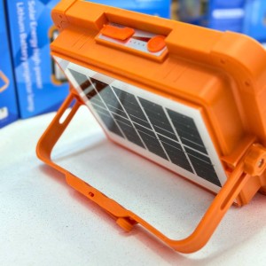 چراغ کمپینگ مدل پنل خورشیدی