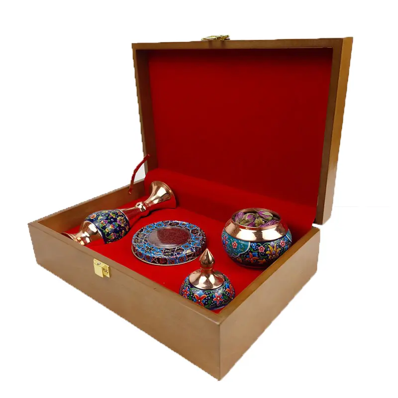 جعبه هدیه زعفران و صنایع دستی ارمغان کد PZ139