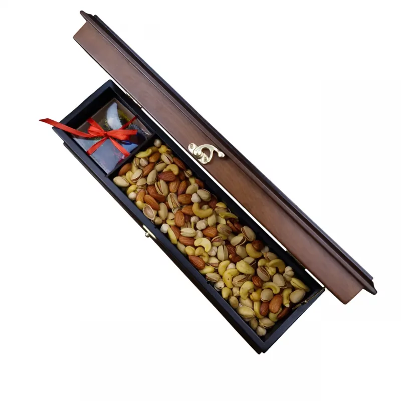 پک هدیه آجیل و شکلات پوپک کد PY5550