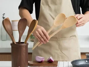 ۷ نکته برای نگهداری بهتر از ملاقه و قاشق چوبی و کفگیر چوبی