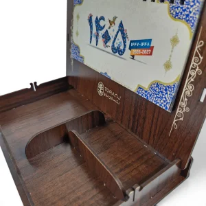 تقویم رومیزی چوبی با جای کاغذ و گیره کد SE5519