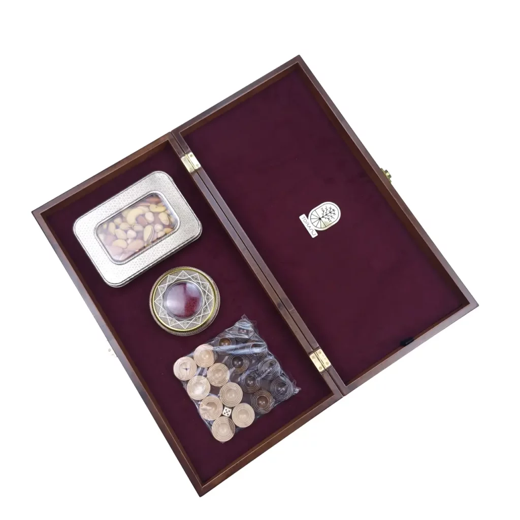 معرفی بهترین پک‌های هدیه شب یلدا در سال ۱۴۰۴