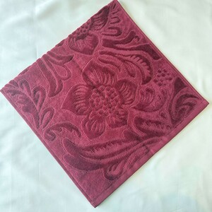 حوله دستی ابریشم فاضل طرح آفتابگردان سایز 40*80 سانتی متر