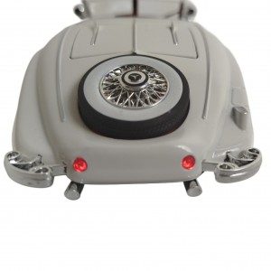 ماشین فلزی بنز کلاسیک