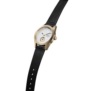 ۱۵۳۹_۵c2a72276f-akst101-ss010213_ivory-aska-black-classic-super-slim-02-aw16-800&#215;800