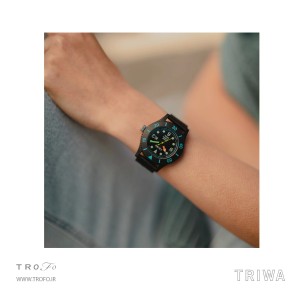 ساعت مچی عقربه ای زنانه مردانه تریوا (TRIWA) مدل SUB Ocean Plastic Turtle seaweed