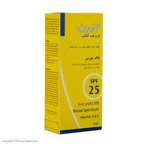 کرم ضدآفتاب بدون رنگ آردن، مدل 25 SPF، مناسب پوست چرب و جوش‌دار و حجم 50 میلی‌لیتر، محافظت کننده در برابر اشعه UVA و UVB، فاقد چربی، مقاوم در برابر آب و تعریق، با ماندگاری 2 ساعته