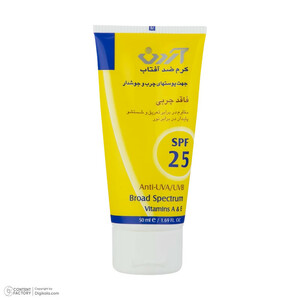 کرم ضدآفتاب بدون رنگ آردن، مدل 25 SPF، مناسب پوست چرب و جوش‌دار و حجم 50 میلی‌لیتر، محافظت کننده در برابر اشعه UVA و UVB، فاقد چربی، مقاوم در برابر آب و تعریق، با ماندگاری 2 ساعته