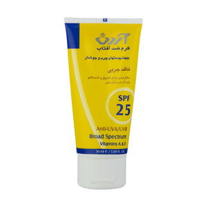 کرم ضدآفتاب بدون رنگ آردن، مدل 25 SPF، مناسب پوست چرب و جوش‌دار و حجم 50 میلی‌لیتر، محافظت کننده در برابر اشعه UVA و UVB، فاقد چربی، مقاوم در برابر آب و تعریق، با ماندگاری 2 ساعته