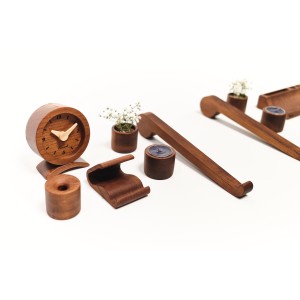 پک ست اداری چوبی- جاقلم | استند لپ تاپ | استند موبایل | روزشمار | ساعت رومیزی | گلدان | شمعدان