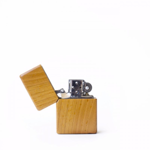 فندک چوبی هولیکا دست‌ساز طرح زیپو | فندک مینیمال چوب طبیعی Twood تی وود