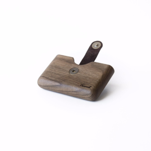 twood-minimal-wooden-card-holder.jpg