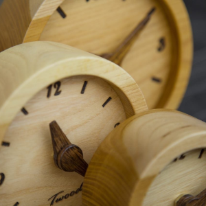 twood-wooden-table-clock-angle-view