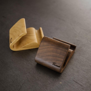 twood-natural-wood-phone-holder