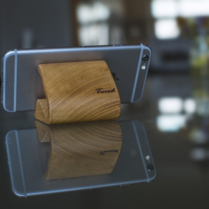 twood-minimalist-phone-stand