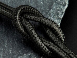 کابل شارژ  و انتقال داده لایتنینگ نیم متری بیسوس Baseus HALO Lightning Cable  0.5M دارای جنس بدنه مقاوم در برابر خم شدگی و کشش