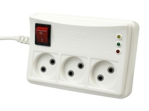 محافظ برق یخچال و فریزر ۳ خانه فروزش با کابل ۲٫۸ متری Foroozesh FR231