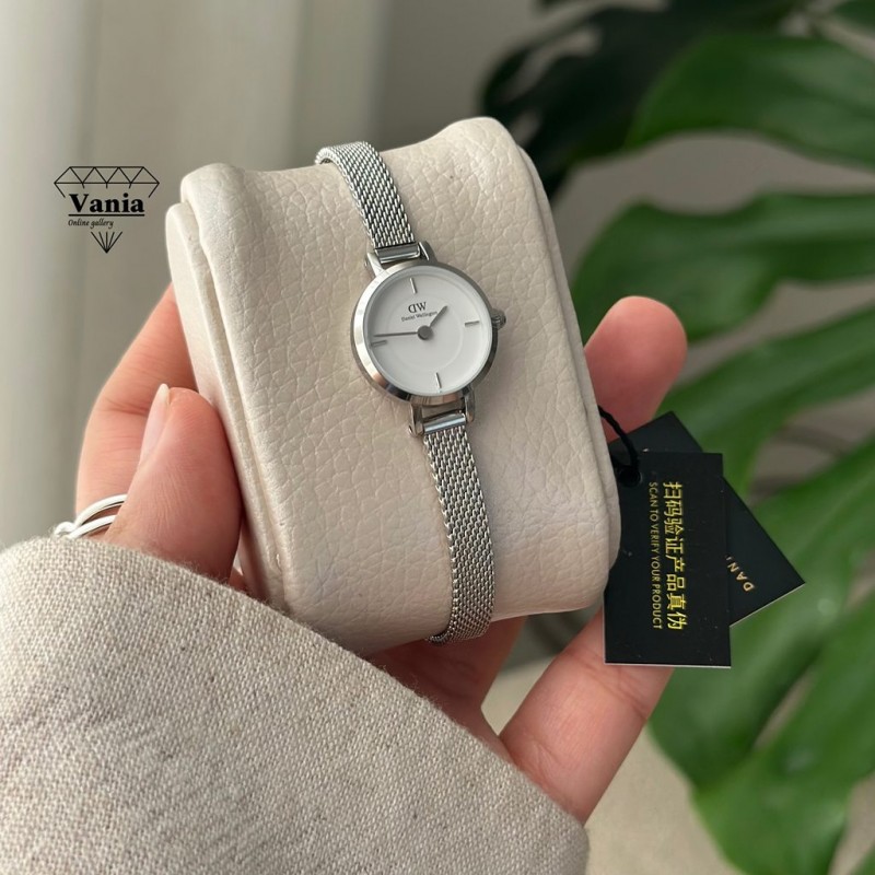 ساعت اورجینال تمام استیل Dw بهمراه جعبه اصلی  کد As1306