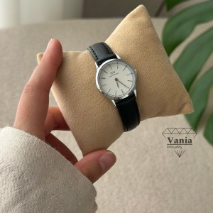 ساعت مینیمال و ظریف زنانه
