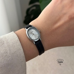 ساعت صفحه بیضی