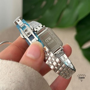 ساعت مینیمال دخترانه اصلی