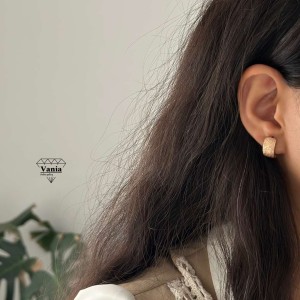 خرید گوشواره حلقه ای خاص