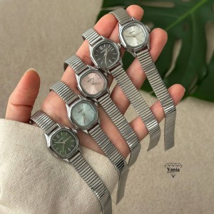 ساعت مینیمال دخترانه