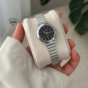 ساعت صفحه مشکی