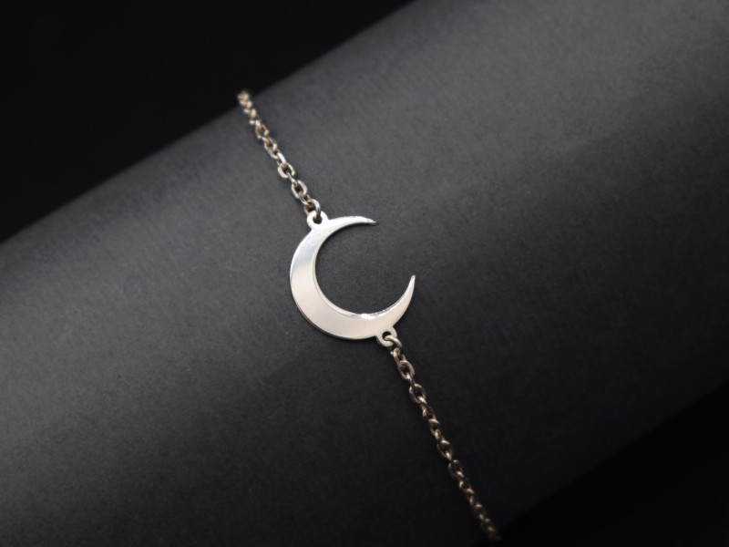 دستبند نقره طرح ماه