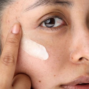 پرایمر Anti-Blemish فلورمار