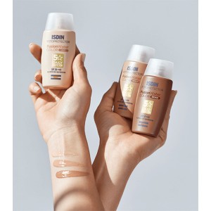 ضد آفتاب فیوژن واتر رنگی ایزدین SPF 50 حجم 50ml