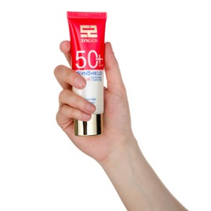 ژل کرم ضد آفتاب ساین اسکین مدل Syn Shield با SPF50 مناسب پوست چرب حجم 50 میلی لیتر(بی رنگ)