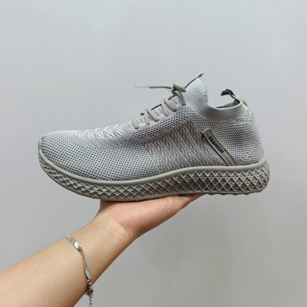 فرووش  ویژه و استثنایی کفش کتونی جورابی و پیاده روی دخترانه زنانه  مدل جدیدد و پرطرفدارر پرطرفدار و جذاب  رنگ مشکی بدون بند مناسب پیاده روی اربعین با ارسال رایگان