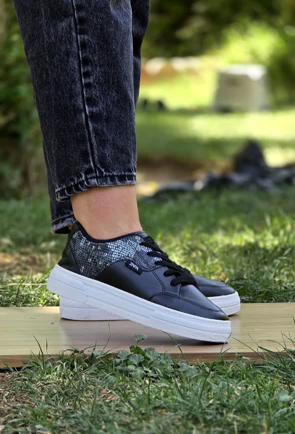 فروش جذاب کفش کتونی اسپرت دخترانه و زنانه مدل زارا zara باکیفیت و بادوام  رنگ مشکی  زیره سفید
