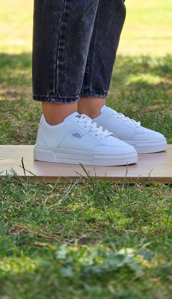 تخفیف کفش کتونی اسپرت دخترانه و زنانه مدل زارا zara بادوام عااالی  رنگ مشکی  زیره سفید